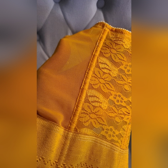 Vintage Inspired Hand-Dyed Yellow Corset and Garter Set Med/Large - Picture 5 of 5